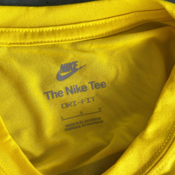 Nike Yellow Running T Shirt 2023 - Picture 2 of 4